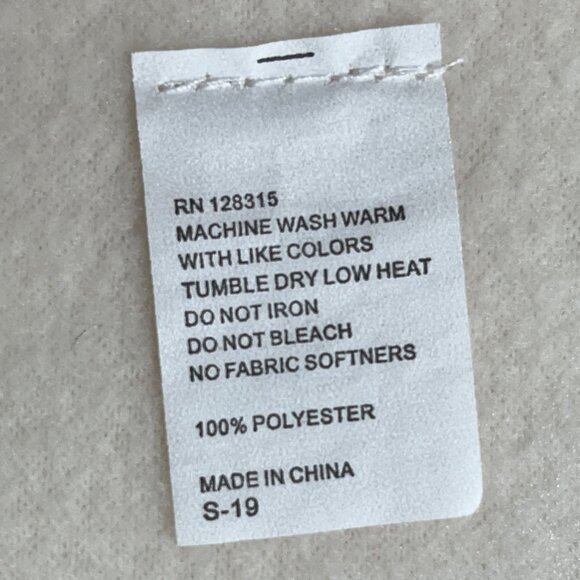 American Renal Associates Fleece Blanket 100% Polyester 50"x60" 63b - Picture 3 of 4